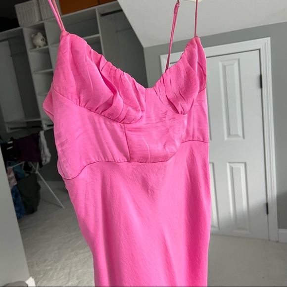 PERFECT DRESS. - Picture 6 of 16